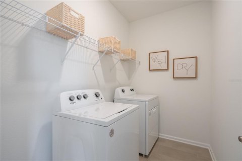 Townhouse in Palm Coast, Florida 3 bedrooms, 180.32 sq.m. № 2122472 - photo 27