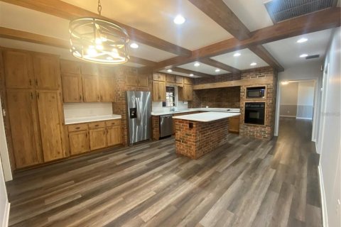 House in Frostproof, Florida 6 bedrooms, 404.68 sq.m. № 1904922 - photo 6