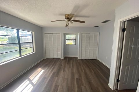 House in Frostproof, Florida 6 bedrooms, 404.68 sq.m. № 1904922 - photo 18