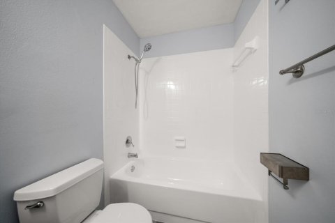 House in Palm Harbor, Florida 3 bedrooms, 136.01 sq.m. № 1829668 - photo 30