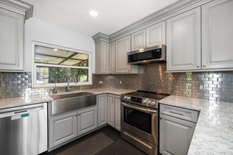 House in Palm Harbor, Florida 3 bedrooms, 136.01 sq.m. № 1829668 - photo 16