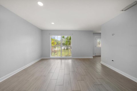 House in Palm Harbor, Florida 3 bedrooms, 136.01 sq.m. № 1829668 - photo 11