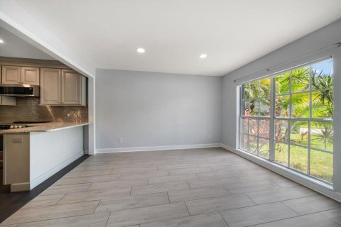 House in Palm Harbor, Florida 3 bedrooms, 136.01 sq.m. № 1829668 - photo 10