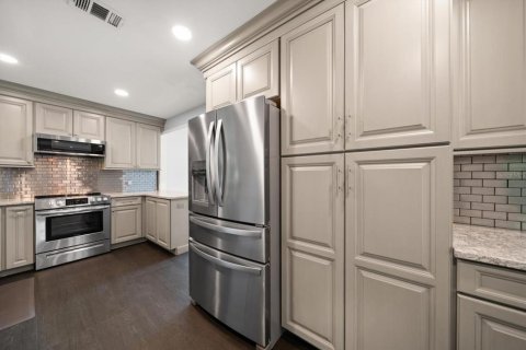 House in Palm Harbor, Florida 3 bedrooms, 136.01 sq.m. № 1829668 - photo 14