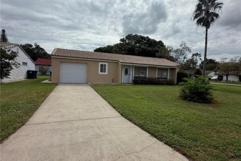 Villa ou maison à vendre à Orlando, Floride: 2 chambres, 121.7 m2 № 2405764 - photo 2