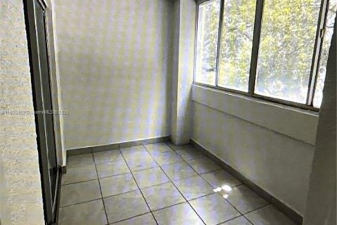Copropriété à louer à Miami, Floride: 2 chambres, 92.44 m2 № 1946315 - photo 8