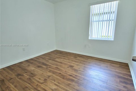 Casa en venta en Miami, Florida, 3 dormitorios, 104.52 m2 № 2010119 - foto 8