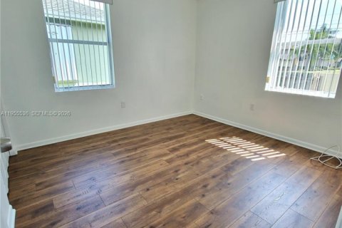 Casa en venta en Miami, Florida, 3 dormitorios, 104.52 m2 № 2010119 - foto 6