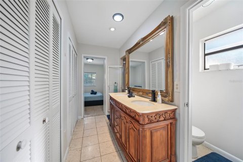 Casa en venta en Tampa, Florida, 4 dormitorios, 176.61 m2 № 1626124 - foto 23