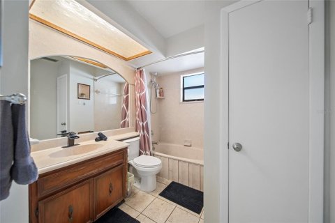 Casa en venta en Tampa, Florida, 4 dormitorios, 176.61 m2 № 1626124 - foto 25