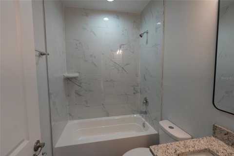 Commercial property in Port Charlotte, Florida 6 bedrooms, 230.4 sq.m. № 2195337 - photo 8