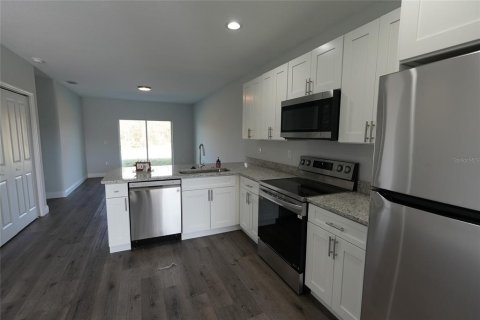 Commercial property in Port Charlotte, Florida 6 bedrooms, 230.4 sq.m. № 2195337 - photo 2