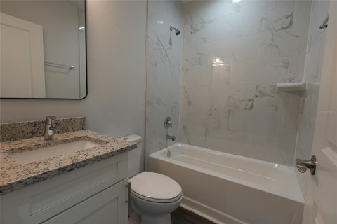 Commercial property in Port Charlotte, Florida 6 bedrooms, 230.4 sq.m. № 2195337 - photo 19