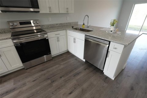 Commercial property in Port Charlotte, Florida 6 bedrooms, 230.4 sq.m. № 2195337 - photo 25
