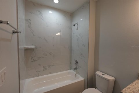 Commercial property in Port Charlotte, Florida 6 bedrooms, 230.4 sq.m. № 2195337 - photo 14