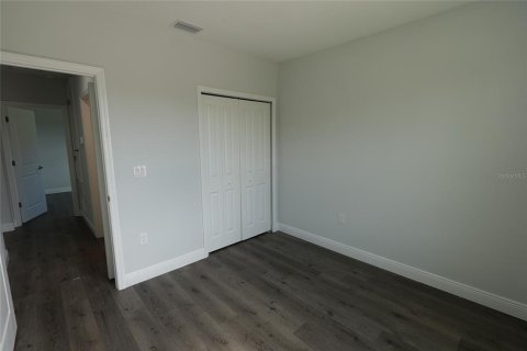 Commercial property in Port Charlotte, Florida 6 bedrooms, 230.4 sq.m. № 2195337 - photo 18