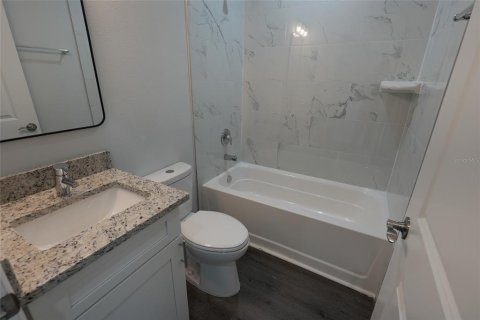 Commercial property in Port Charlotte, Florida 6 bedrooms, 230.4 sq.m. № 2195337 - photo 20