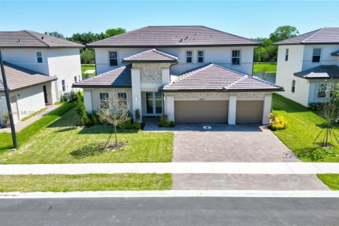 House in Davie, Florida 5 bedrooms, 367.71 sq.m. № 2019727 - photo 2