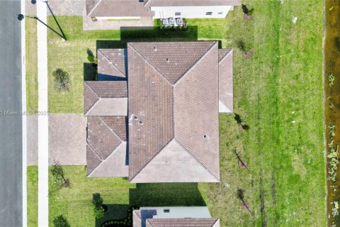 House in Davie, Florida 5 bedrooms, 367.71 sq.m. № 2019727 - photo 14