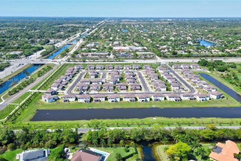 House in Davie, Florida 5 bedrooms, 367.71 sq.m. № 2019727 - photo 9