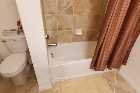 Touwnhouse à louer à Venice, Floride: 3 chambres, 181.07 m2 № 2432620 - photo 23