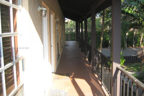 Снять в аренду кондоминиум в Майами, Флорида 1 спальня, 51.56м2, № 2015899 - фото 14