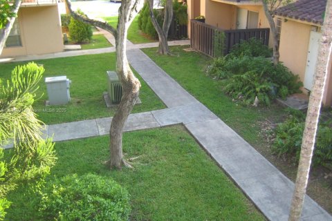 Снять в аренду кондоминиум в Майами, Флорида 1 спальня, 51.56м2, № 2015899 - фото 18