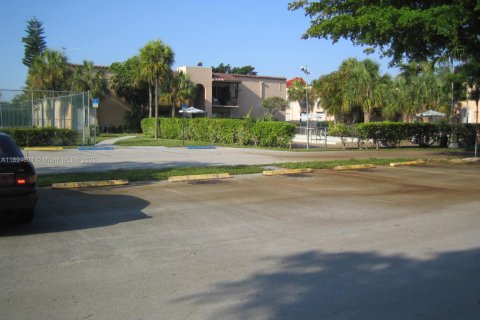 Снять в аренду кондоминиум в Майами, Флорида 1 спальня, 51.56м2, № 2015899 - фото 20