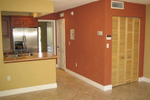 Снять в аренду кондоминиум в Майами, Флорида 1 спальня, 51.56м2, № 2015899 - фото 5