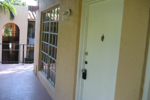 Снять в аренду кондоминиум в Майами, Флорида 1 спальня, 51.56м2, № 2015899 - фото 12