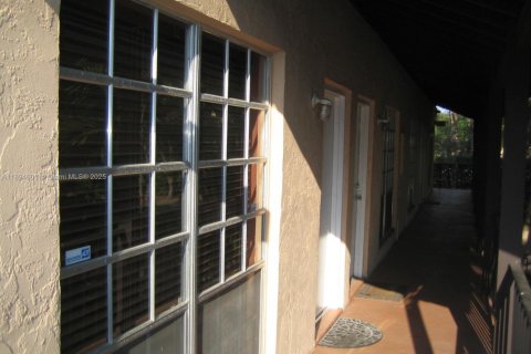 Снять в аренду кондоминиум в Майами, Флорида 1 спальня, 51.56м2, № 2015899 - фото 11