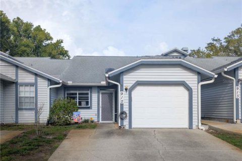 House in Tarpon Springs, Florida 2 bedrooms, 99.41 sq.m. № 1774769 - photo 1