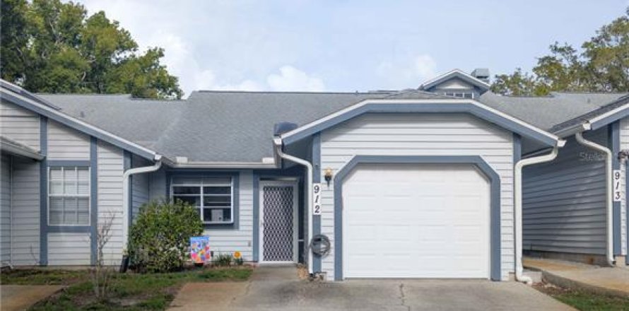 House in Tarpon Springs, Florida 2 bedrooms, 99.41 sq.m. № 1774769