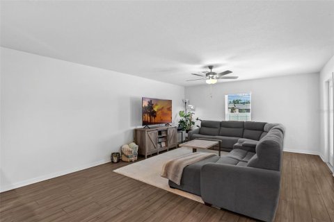Casa en alquiler en Astatula, Florida, 5 dormitorios, 184.32 m2 № 1907993 - foto 6