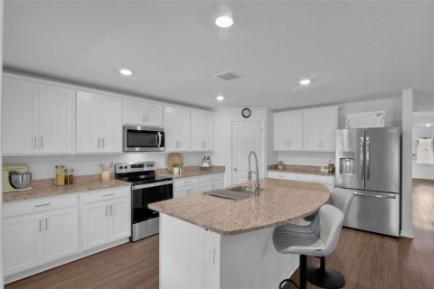Casa en alquiler en Astatula, Florida, 5 dormitorios, 184.32 m2 № 1907993 - foto 11