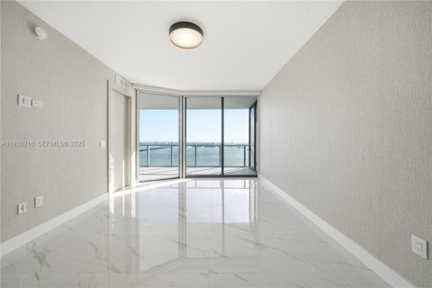 Condo in Miami, Florida, 4 bedrooms № 1988957 - photo 23
