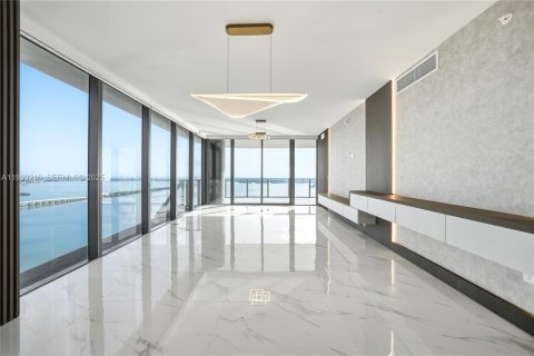 Condo in Miami, Florida, 4 bedrooms № 1988957 - photo 10
