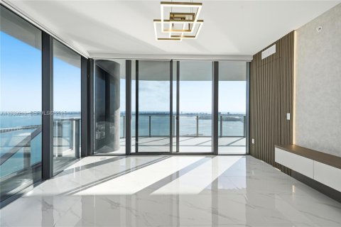 Condo in Miami, Florida, 4 bedrooms № 1988957 - photo 7