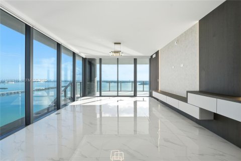 Condo in Miami, Florida, 4 bedrooms № 1988957 - photo 9