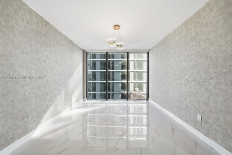 Condo in Miami, Florida, 4 bedrooms № 1988957 - photo 19
