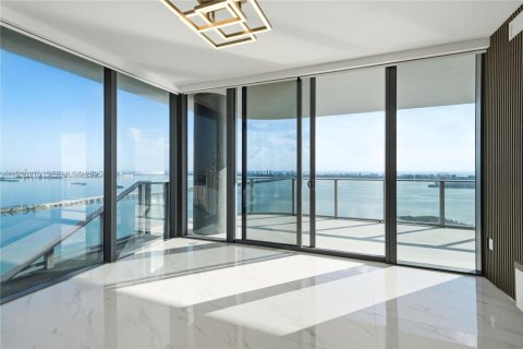 Condo in Miami, Florida, 4 bedrooms № 1988957 - photo 11