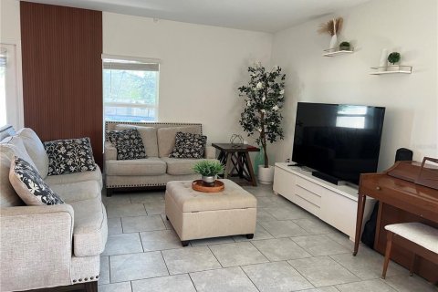 Casa en venta en Winter Haven, Florida, 5 dormitorios, 209.4 m2 № 1915219 - foto 12