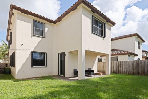 Купить виллу или дом в Хомстед, Флорида 5 спален, 232.63м2, № 1933477 - фото 18