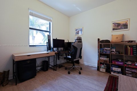 Купить виллу или дом в Хомстед, Флорида 5 спален, 232.63м2, № 1933477 - фото 17