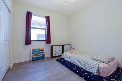 Купить виллу или дом в Хомстед, Флорида 5 спален, 232.63м2, № 1933477 - фото 16