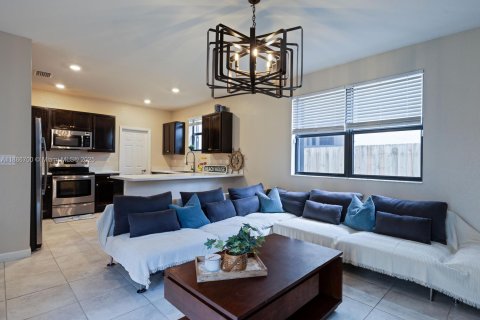 Купить виллу или дом в Хомстед, Флорида 5 спален, 232.63м2, № 1933477 - фото 6