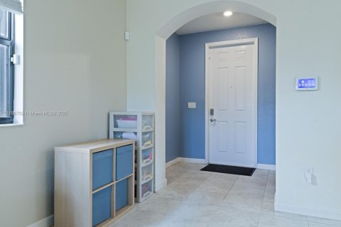 Купить виллу или дом в Хомстед, Флорида 5 спален, 232.63м2, № 1933477 - фото 2