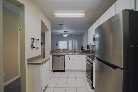Touwnhouse à vendre à Fish Hawk, Floride: 2 chambres, 128.48 m2 № 1609406 - photo 9