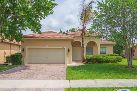 House in St. Lucie, Florida 3 bedrooms, 162.02 sq.m. № 2243870