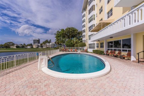 Condo in Fort Lauderdale, Florida, 2 bedrooms № 2185065 - photo 9